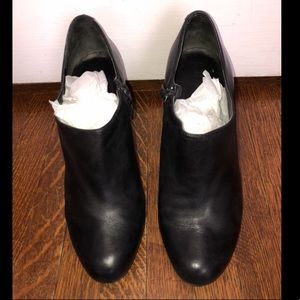 Cole Haan Leather Black Shoe Boots 3.5"